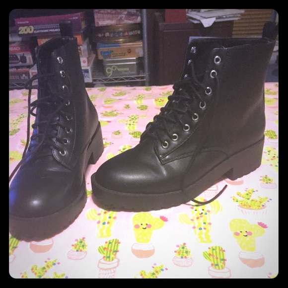 simple combat boots